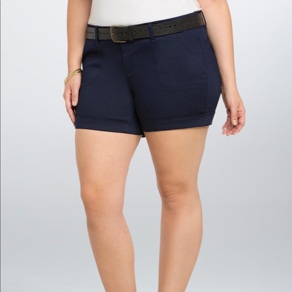 Torrid size 16 navy belted shorts